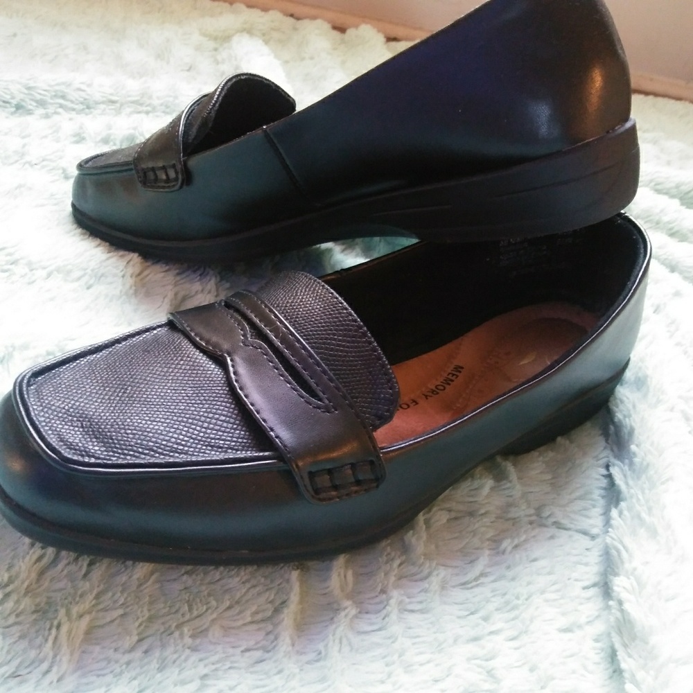 Time & Tru Loafers 10W